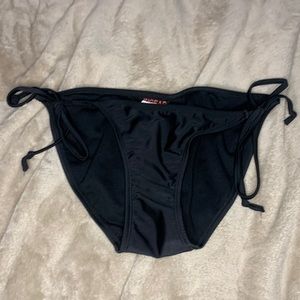 INGEAR  Black Swimsuit Bottoms. Size: M
